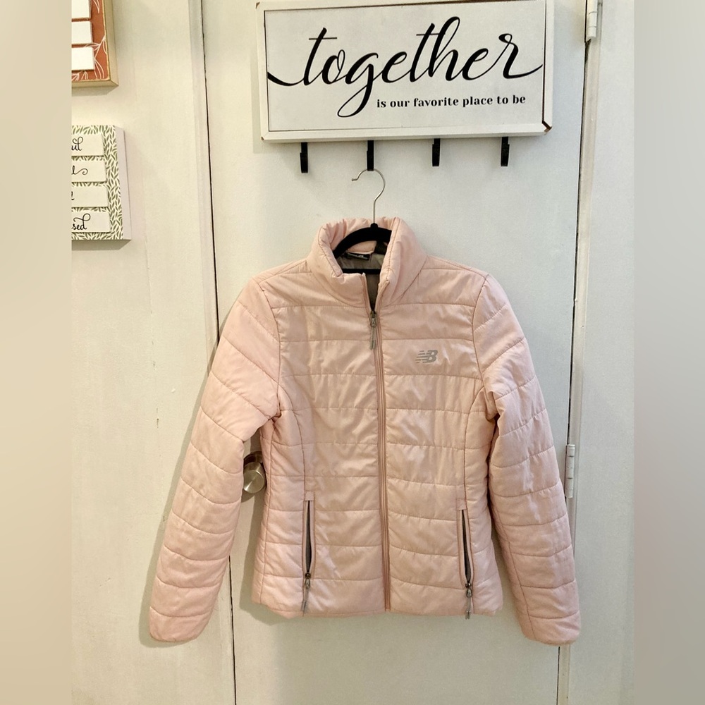 New balance light jacket in light pink size small 💕